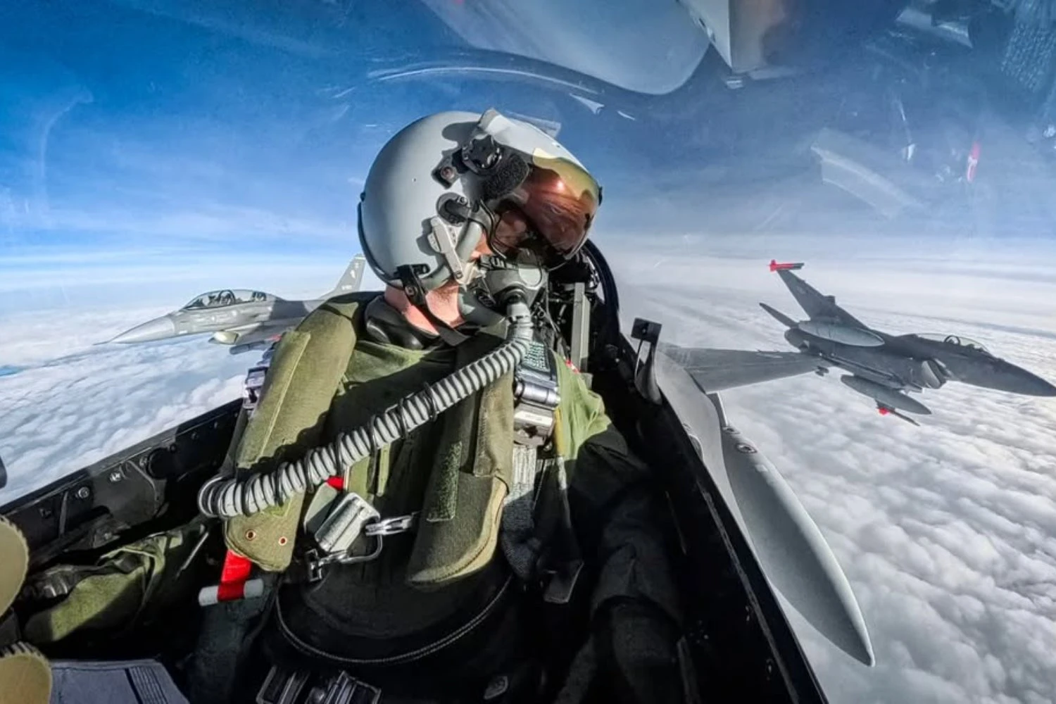 Seis F-16 da Dinamarca fazem escala em Natal antes de seguirem para a Argentina