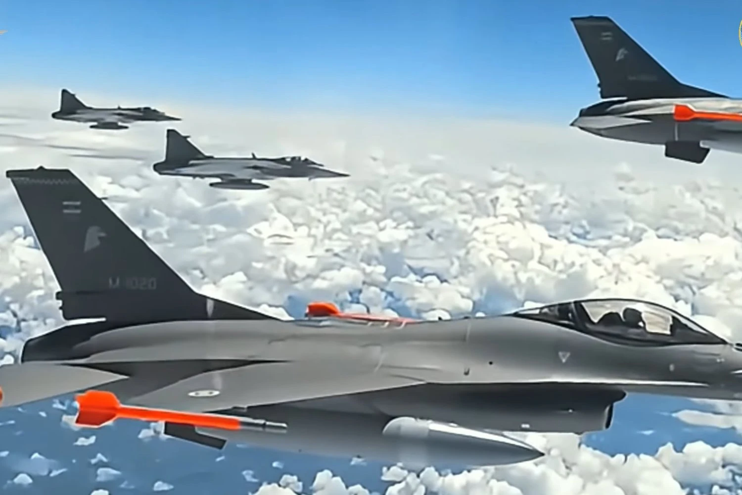 Caças Gripen da FAB recepcionaram os F-16 da Argentina em Natal, mostra vídeo