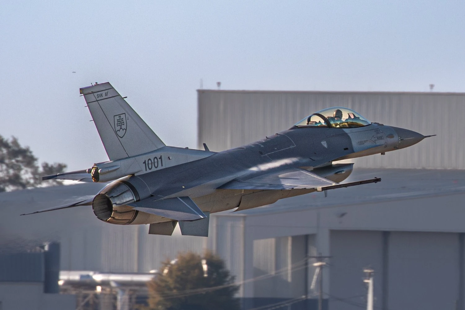 Lockheed Martin conclui produção inicial do F-16 Block 70 para Bulgária e Eslováquia