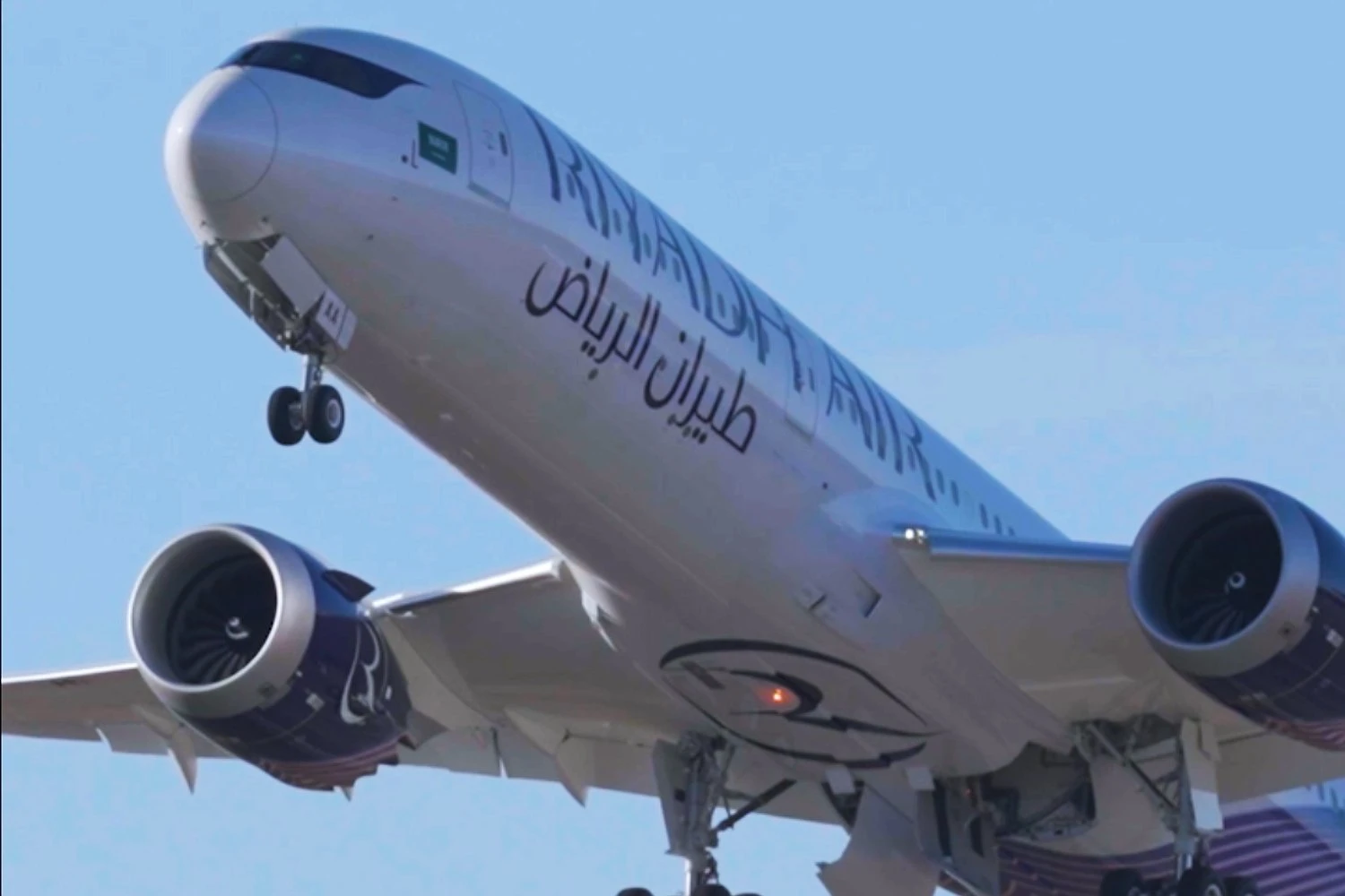 Primeiro Boeing 787-9 novo da Riyadh Air completa o voo de teste inicial