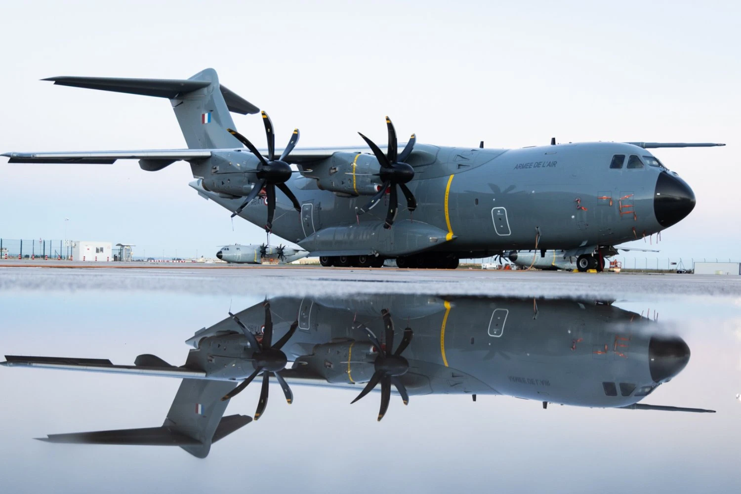 Airbus entrega o 25º A400M à França enquanto se esforça para manter rival do KC-390 vivo