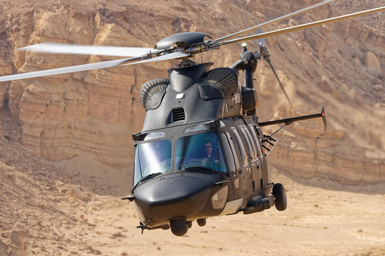 Gana encomenda helicópteros H175M, AC175 e ACH160 da Airbus
