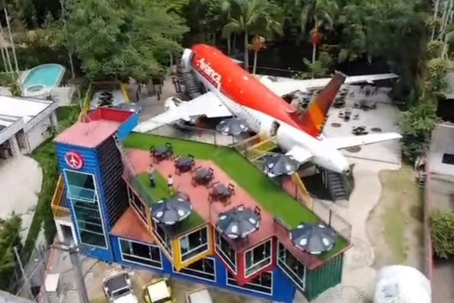 Airbus A318 desativado vira atração turística em Morretes (PR)