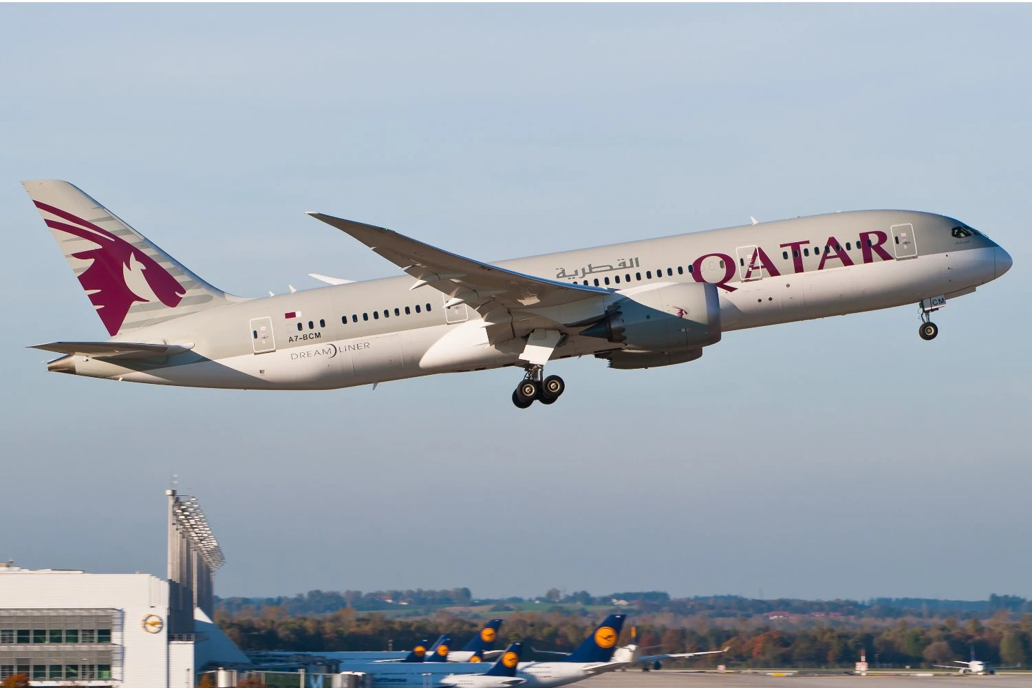 Qatar Airways se torna a primeira a instalar Starlink no Boeing 787-8
