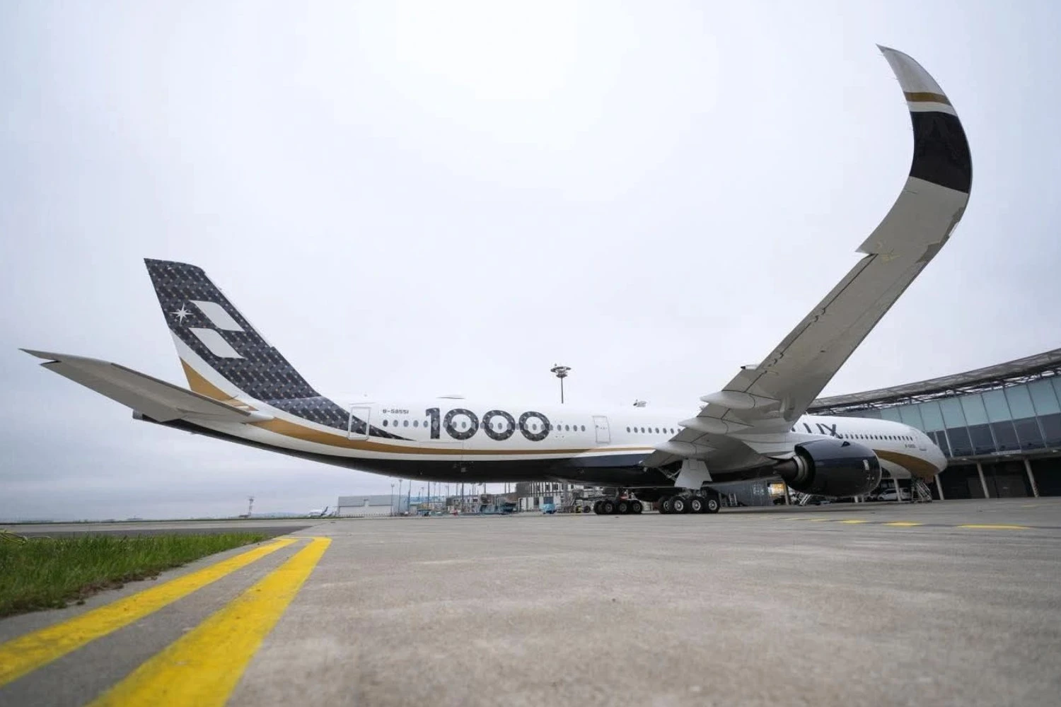 STARLUX Airlines recebe primeiro Airbus A350-1000