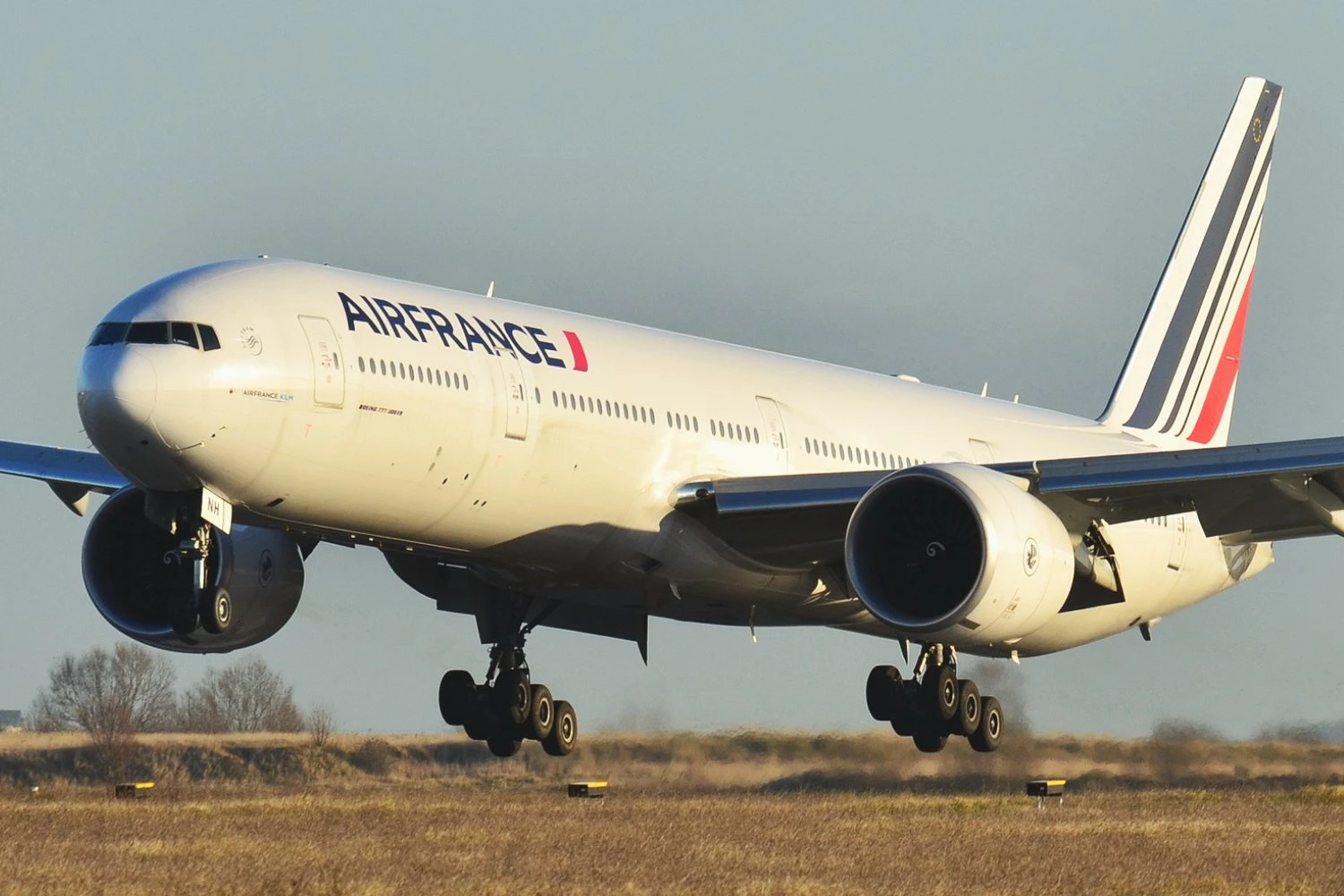 Air France-KLM está entre o A350-1000 e 777-9 para substituir seus 777-300ER