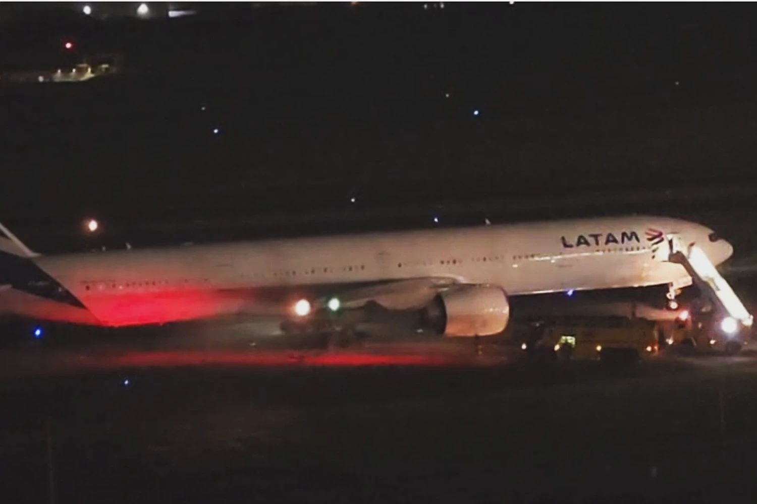 Boeing 777 da LATAM aborta decolagem em Guarulhos e mobiliza equipes de emergência