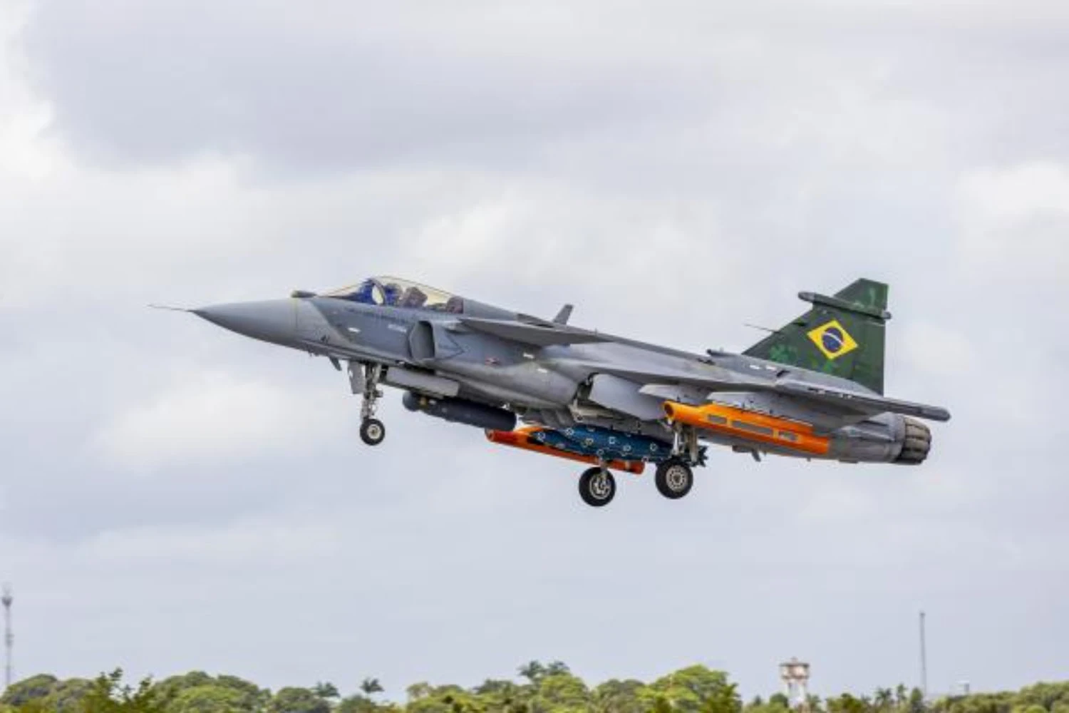Testes foram feitos com o Gripe 4100, que é usado no desenvolvimento da aeronave (FAB)