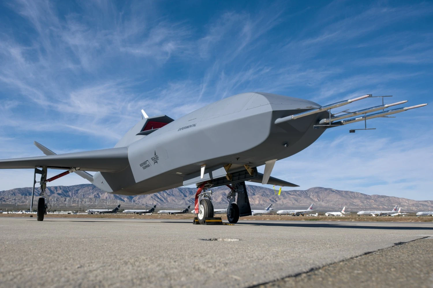 Northrop Grumman inicia testes com seu drone de combate YFQ-48A Talon Blue