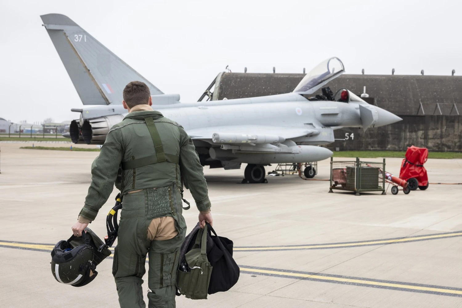 RAF envia mais caças Typhoon ao Catar em meio a críticas de Trump