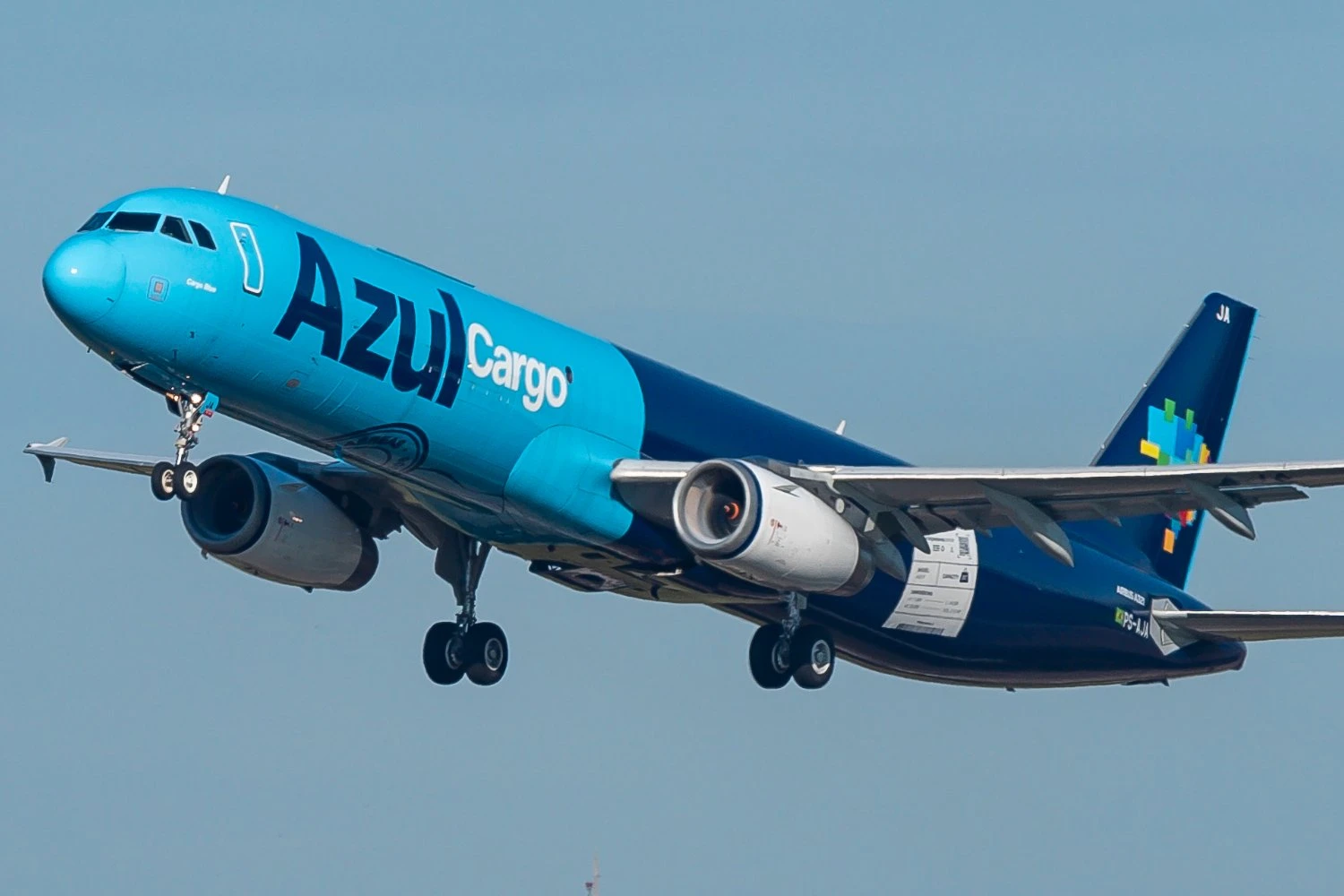 Azul Cargo terá voo cargueiro semanal Campinas-Lima com jato A321P2F