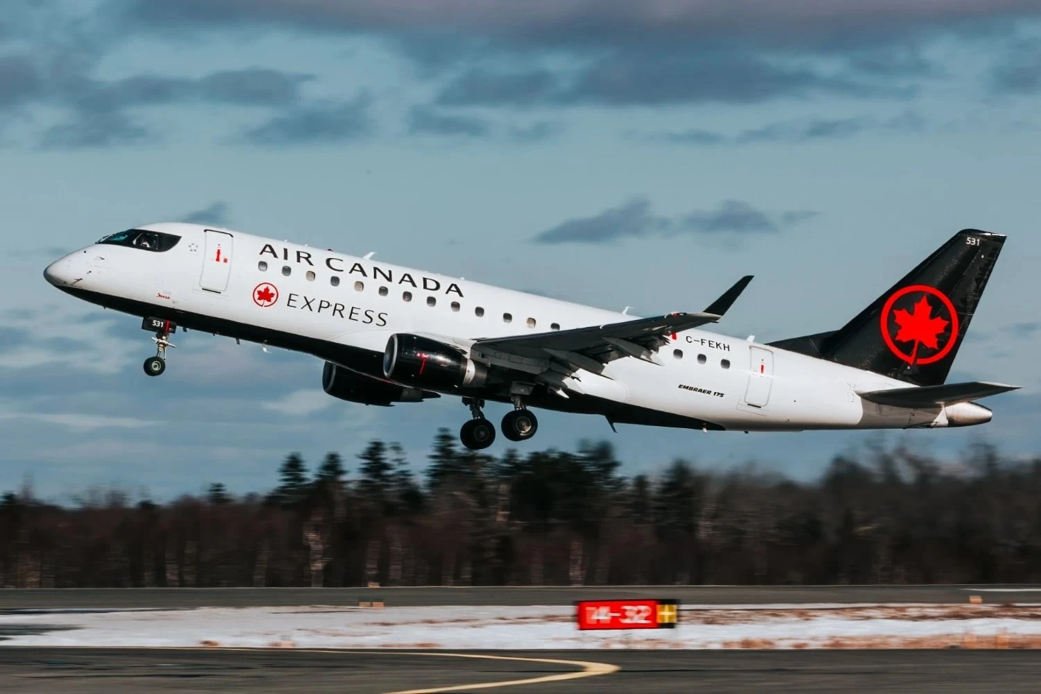 Embraer fecha contrato com empresa ligada a Air Canada para suporte de jatos E175