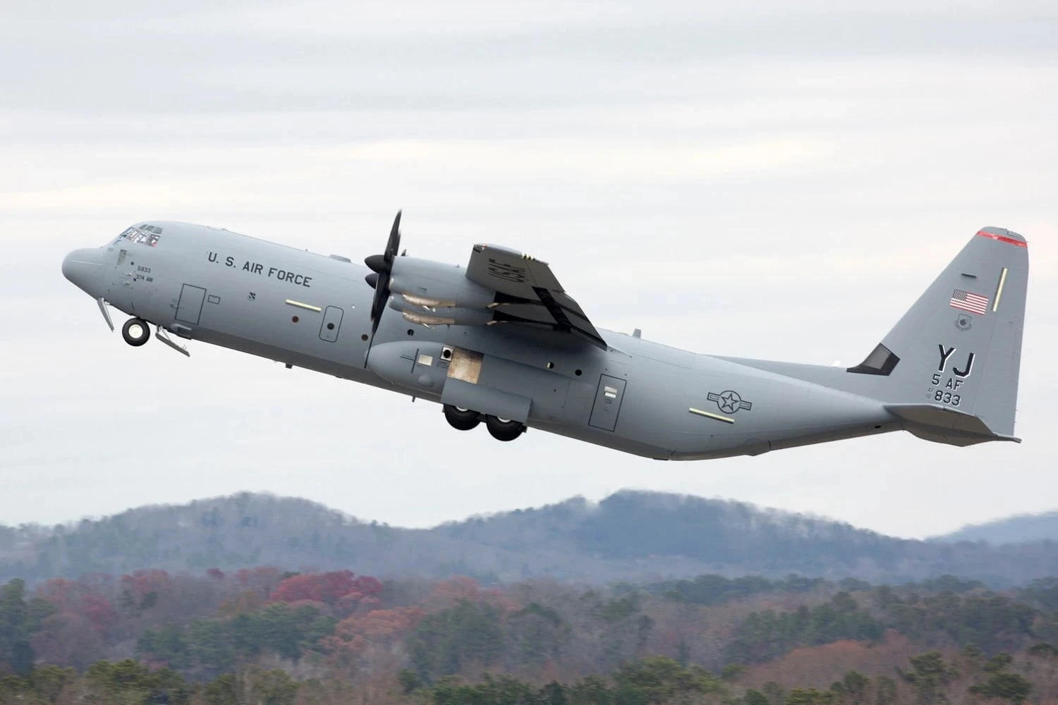 Pentágono vai pagar US$ 1,9 bilhão à Lockheed Martin para manter os turboélices C-130J