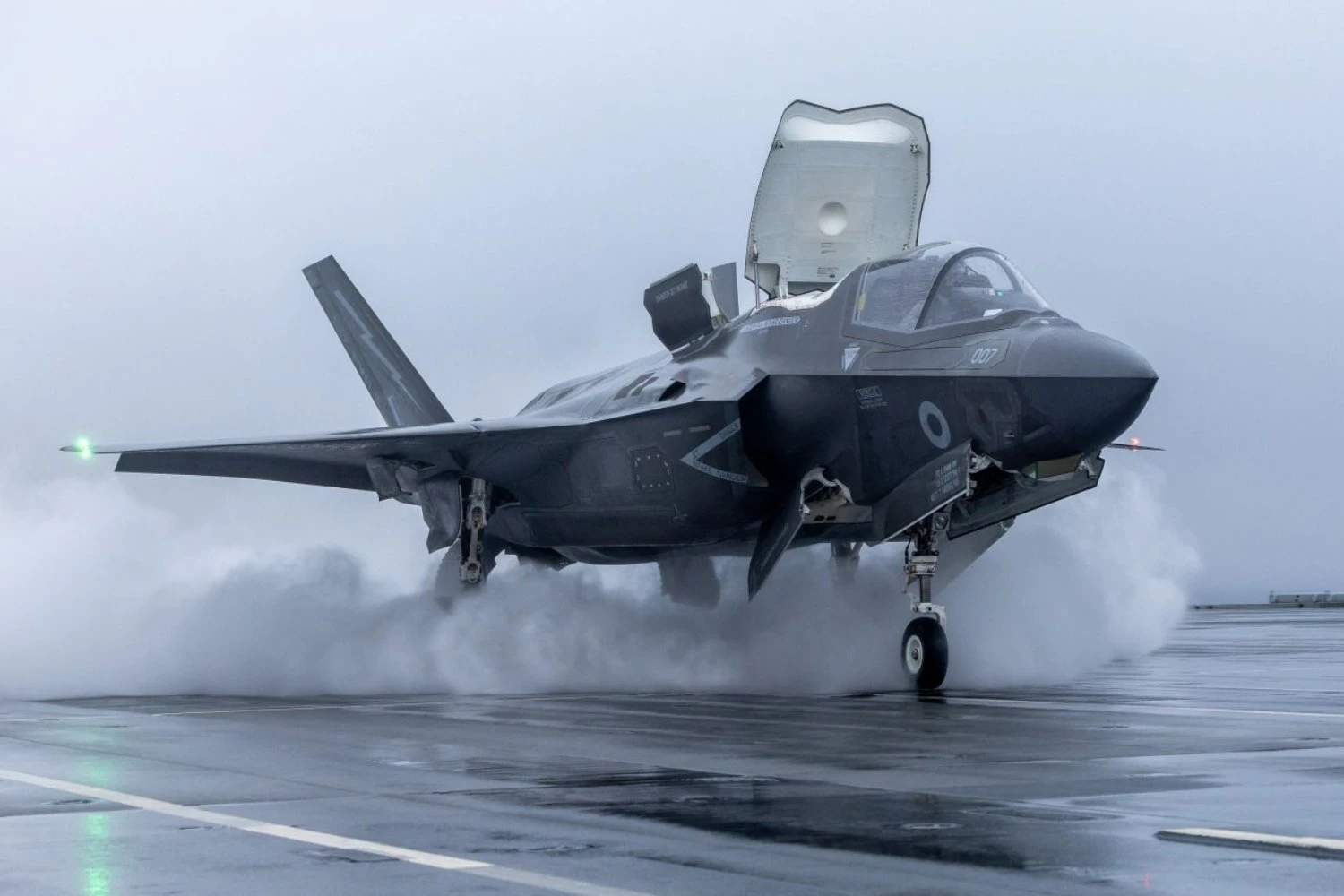 Reino Unido recebe último caça F-35B do pedido inicial de 48 aeronaves