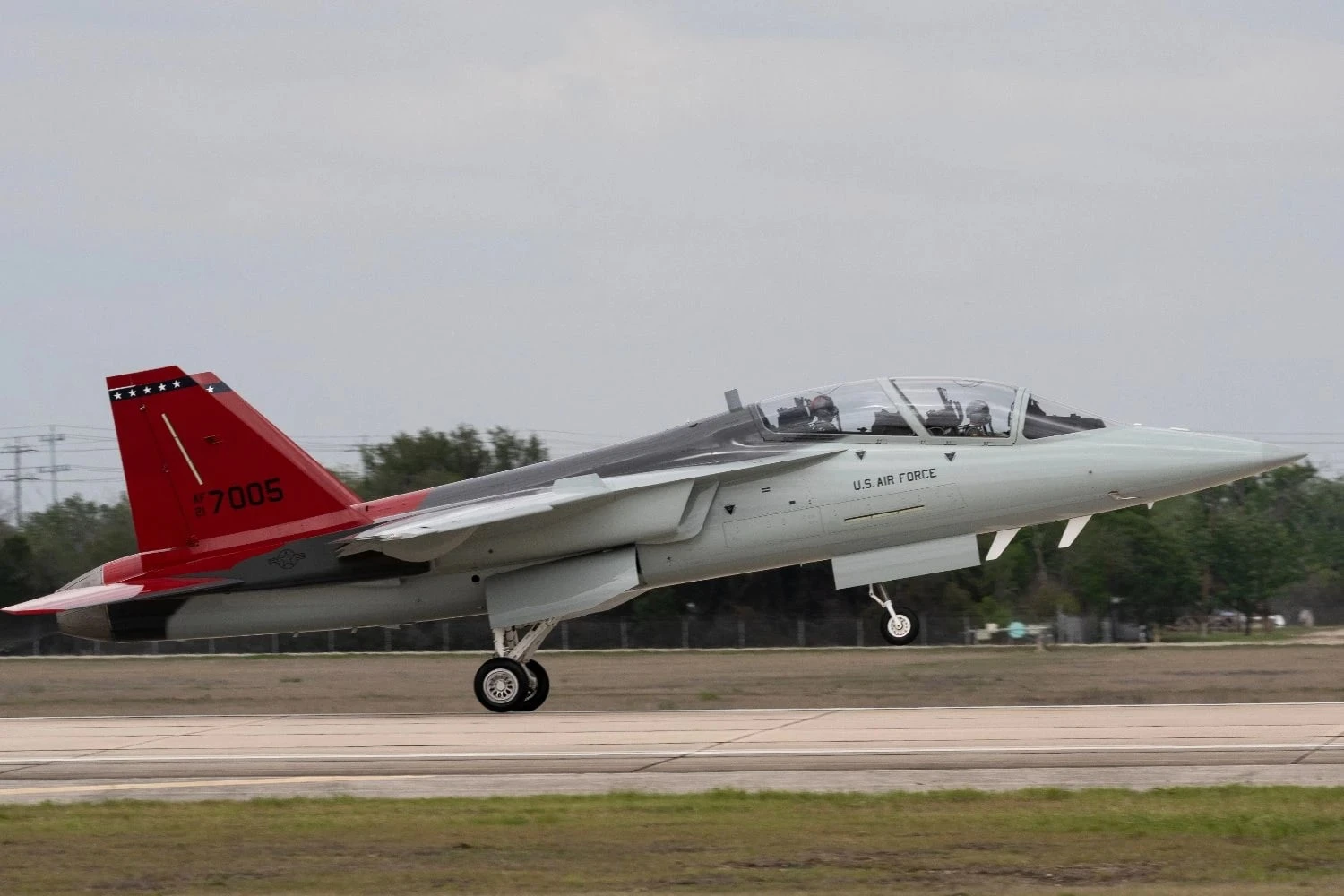 Força Aérea dos EUA autoriza produção do T-7A Red Hawk